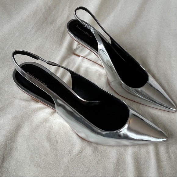 Reformation Westlynn Silver Metallic Point Toe Heel Size 9 NWOT - Picture 5 of 10